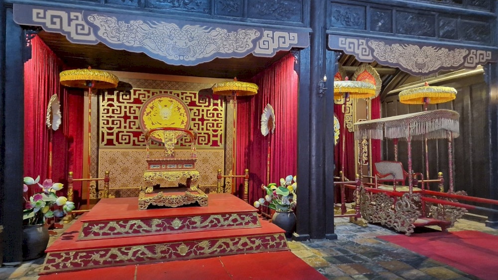 Minh Khiem Theatre once served as a venue where Emperor Tu Duc enjoyed music, theatrical performances, and composed poetry